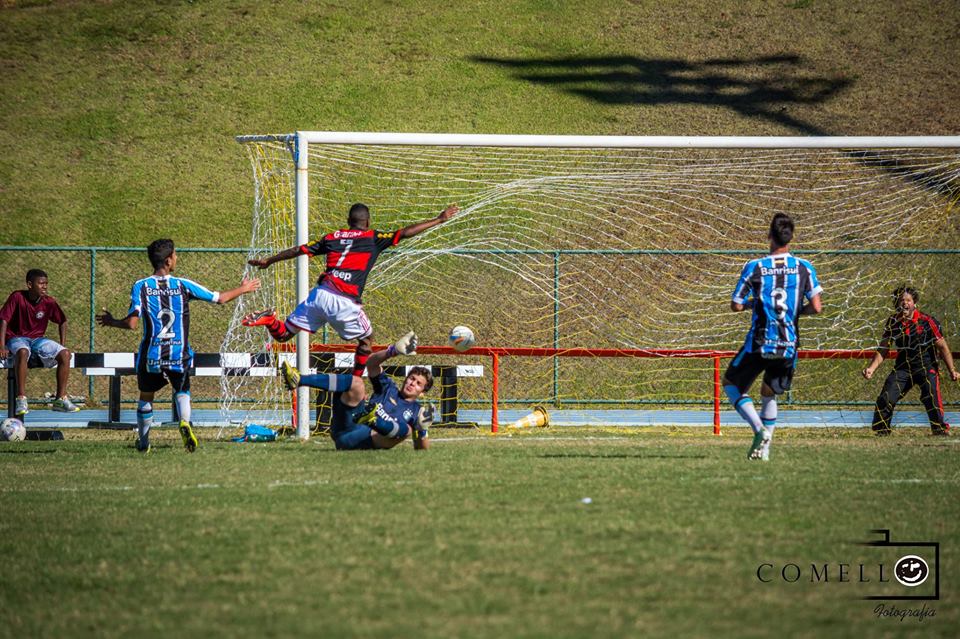 Leia mais sobre o artigo Flamengo despacha o Grêmio na Taça BH um dia após triunfo na Série A