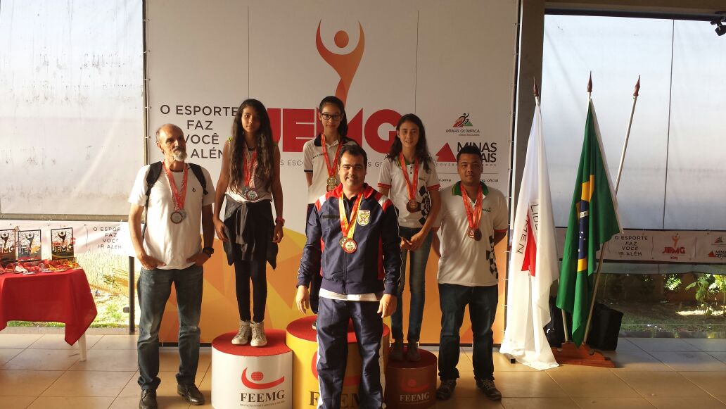 Leia mais sobre o artigo Etapa estadual dos JEMG: JF volta de Uberaba com ouro no xadrez e no atletismo. No total, 18 medalhas