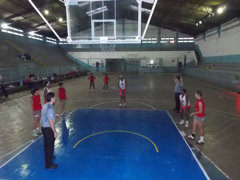 Leia mais sobre o artigo JF sedia Circuito Estadual Feminino sub-17 de basquete. Técnico da seleção mineira observa
