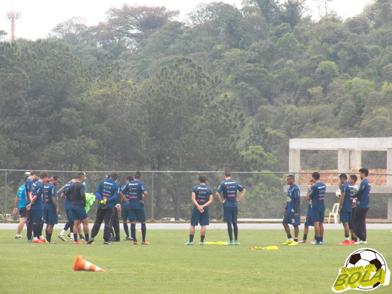 Leia mais sobre o artigo Estudioso, Tupi treina com portões fechados: “Temos nove jogos do ASA”
