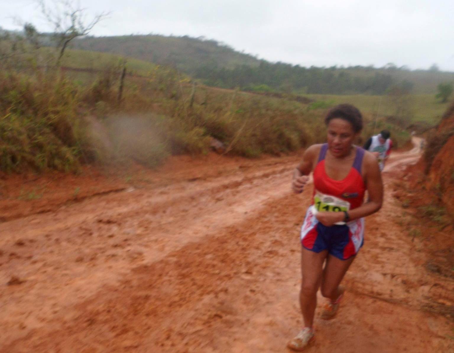 Leia mais sobre o artigo Edevaldo e Mariangela vencem 3ª Meia Maratona Ecológica de Rio Novo