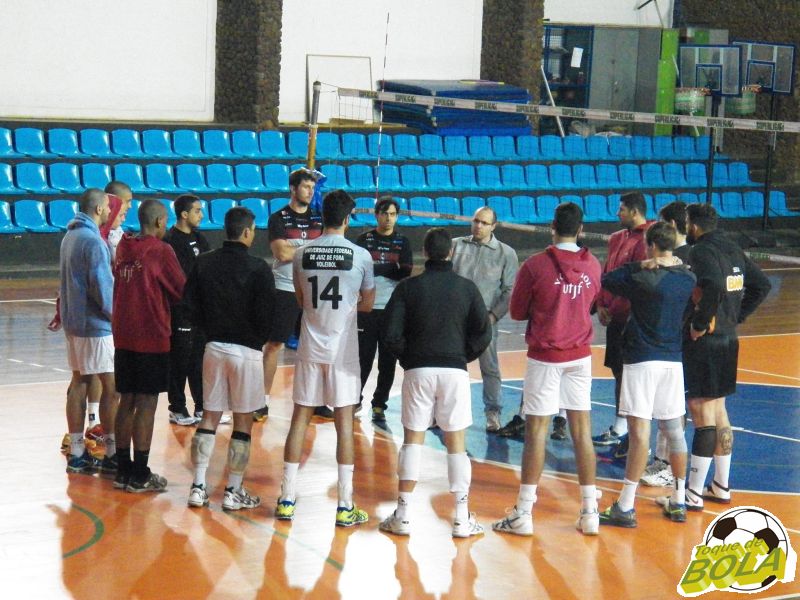 Leia mais sobre o artigo Vôlei UFJF joga em Montes Claros pelo Mineiro. Veja classificação
