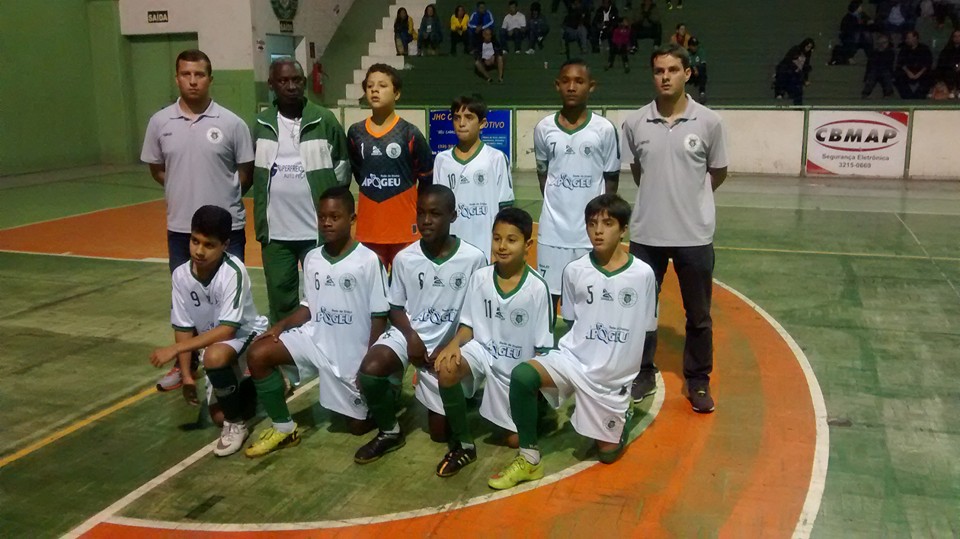 Leia mais sobre o artigo Veja resultados, classificação, artilheiros e próximos jogos da Copinha AOA/Apogeu de Futsal