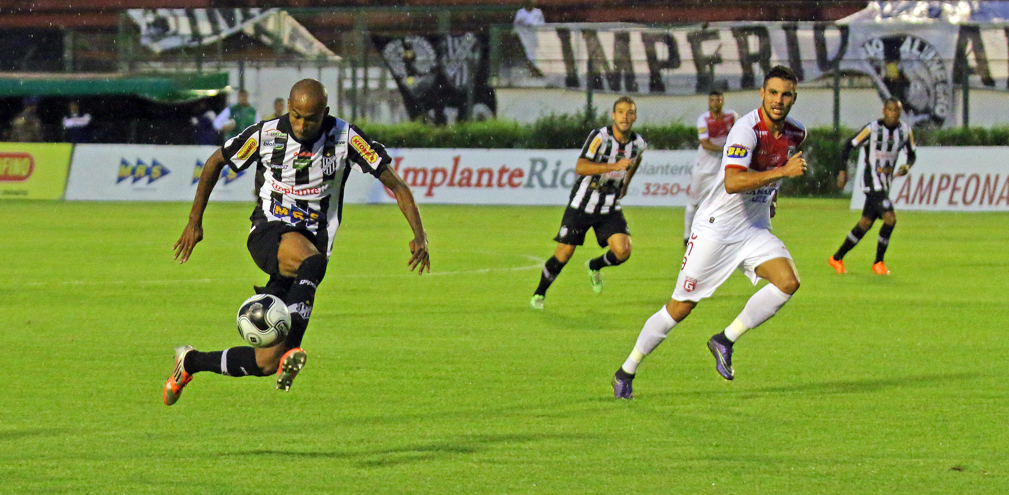 Leia mais sobre o artigo Tupi leva “chacoalhada” e vence o Guarani de virada com belos gols