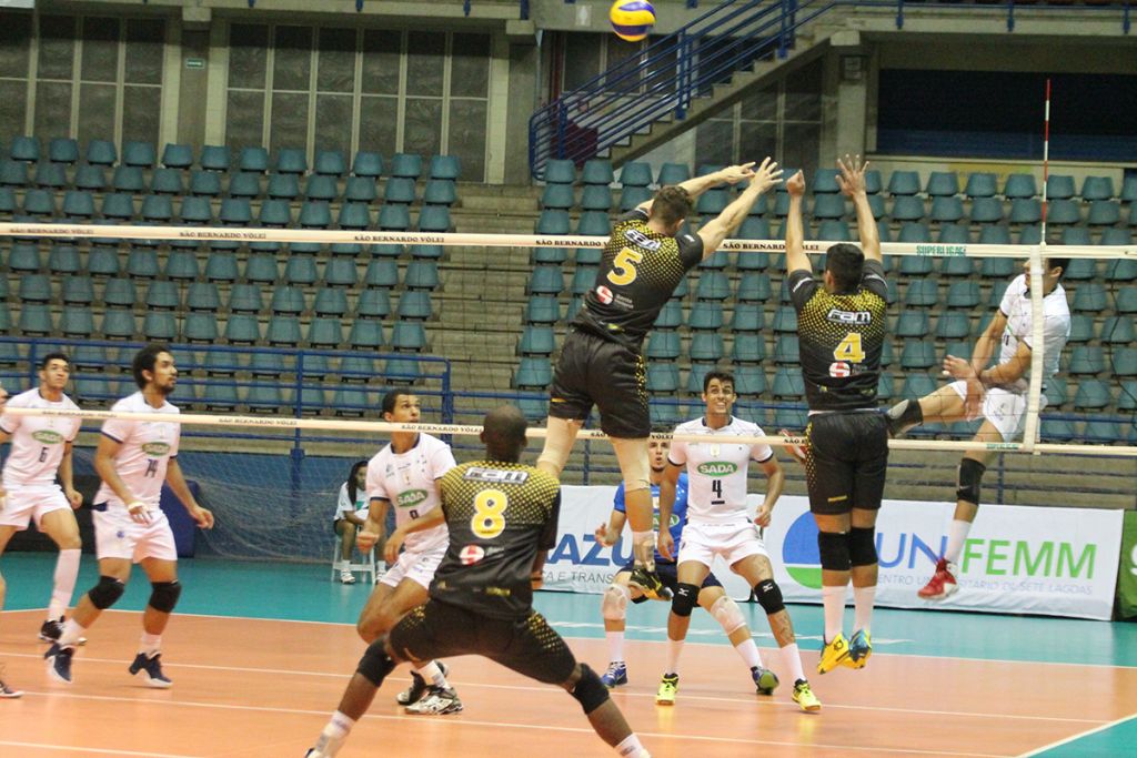 Leia mais sobre o artigo JF Vôlei de olho na seletiva: Botafogo, Sesi, São Bernardo e Caramuru estão na semifinal da Superliga B
