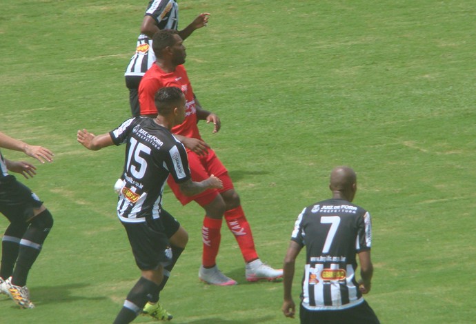 Leia mais sobre o artigo Tupi vence Boa Esporte com belo gol de Hiroshi: “Procurei jogo o tempo inteiro”