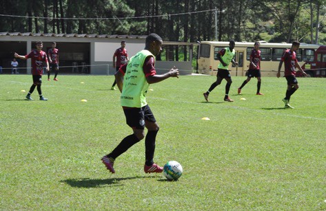 Leia mais sobre o artigo A caminho da Série B: Tupi faz jogo-treino e apresenta goleiro e lateral