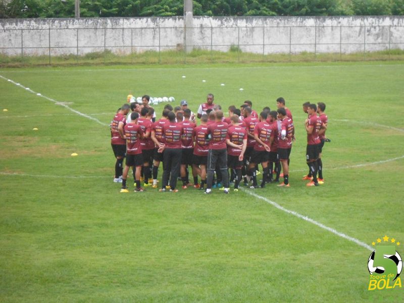 Leia mais sobre o artigo Drubscky traduz sentimento carijó: “Estamos literalmente jogando uma Copa do Mundo, essa para nós é a Série A”
