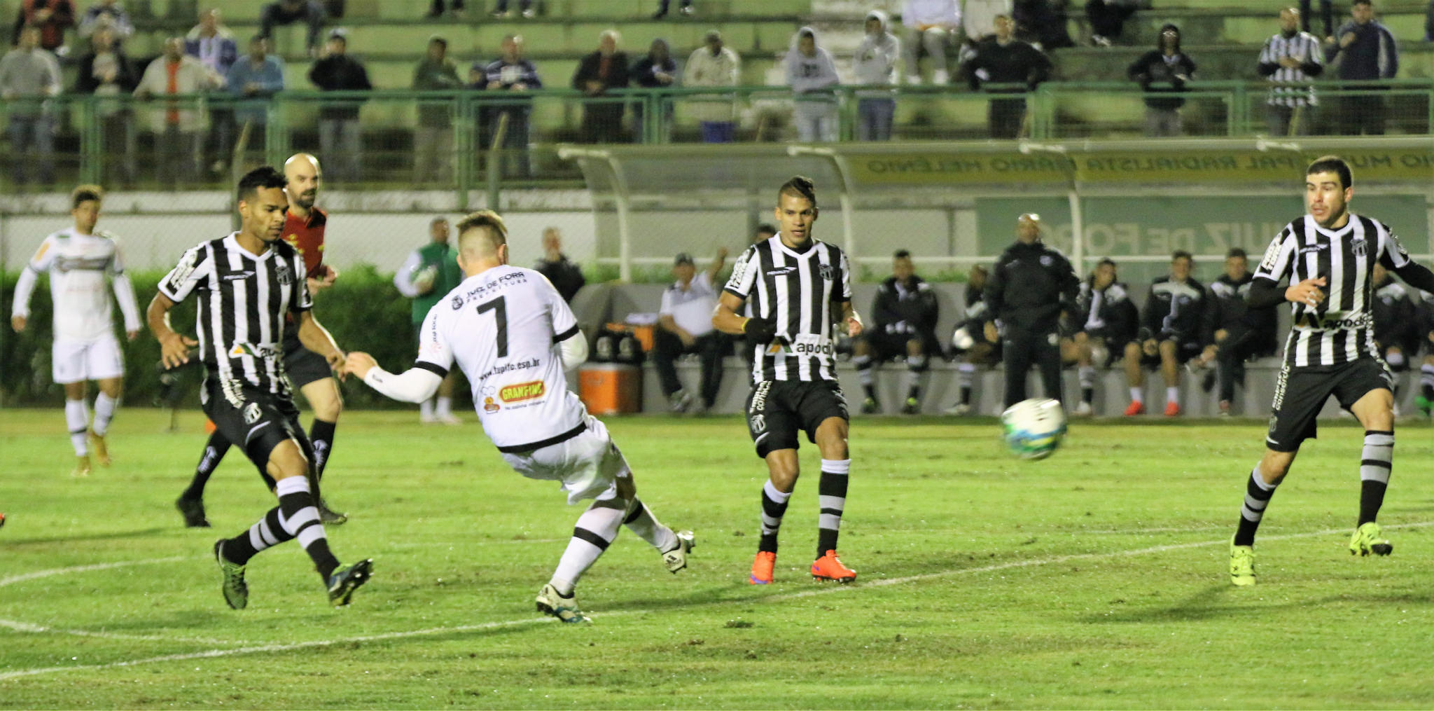 Leia mais sobre o artigo “Vento vira” e Tupi bate o Ceará por 2 a 1: empate após escanteio e virada no finalzinho