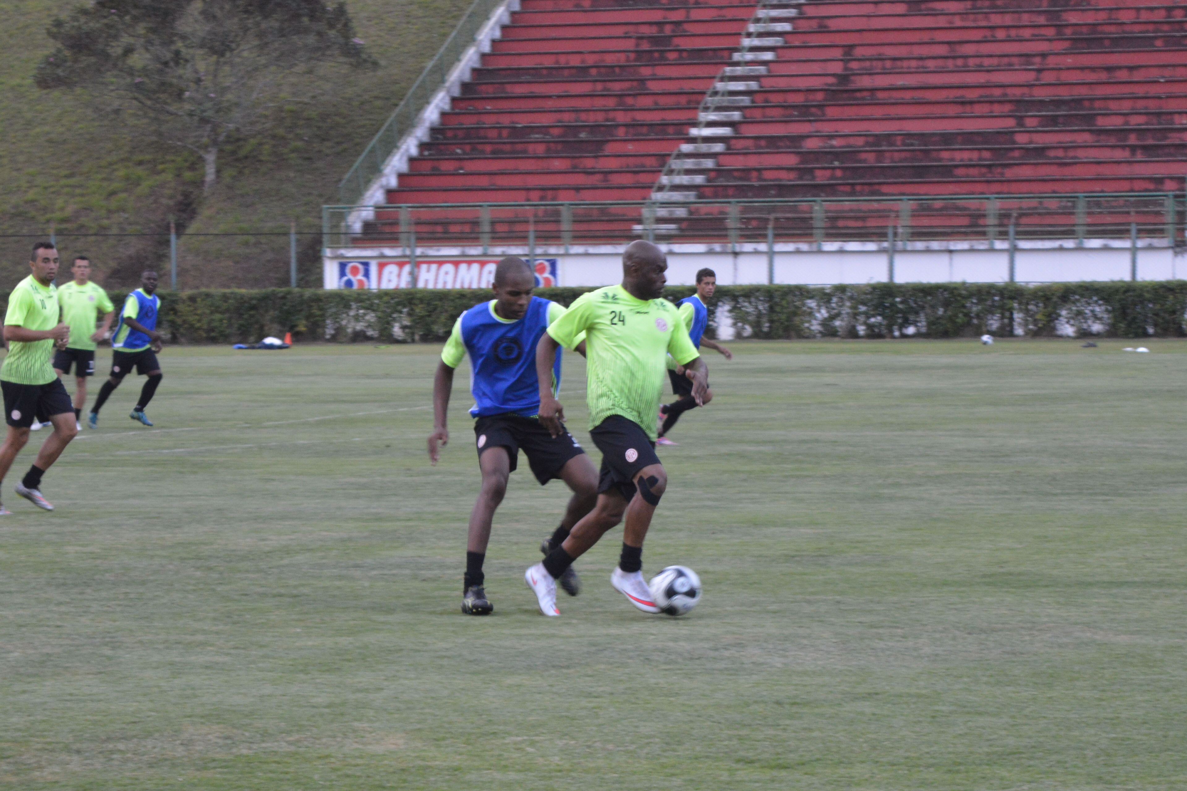 Leia mais sobre o artigo Baeta e Ademilson, prontos  para voltar ao futebol. Domingo, às 11h, no Estádio Mário Helênio