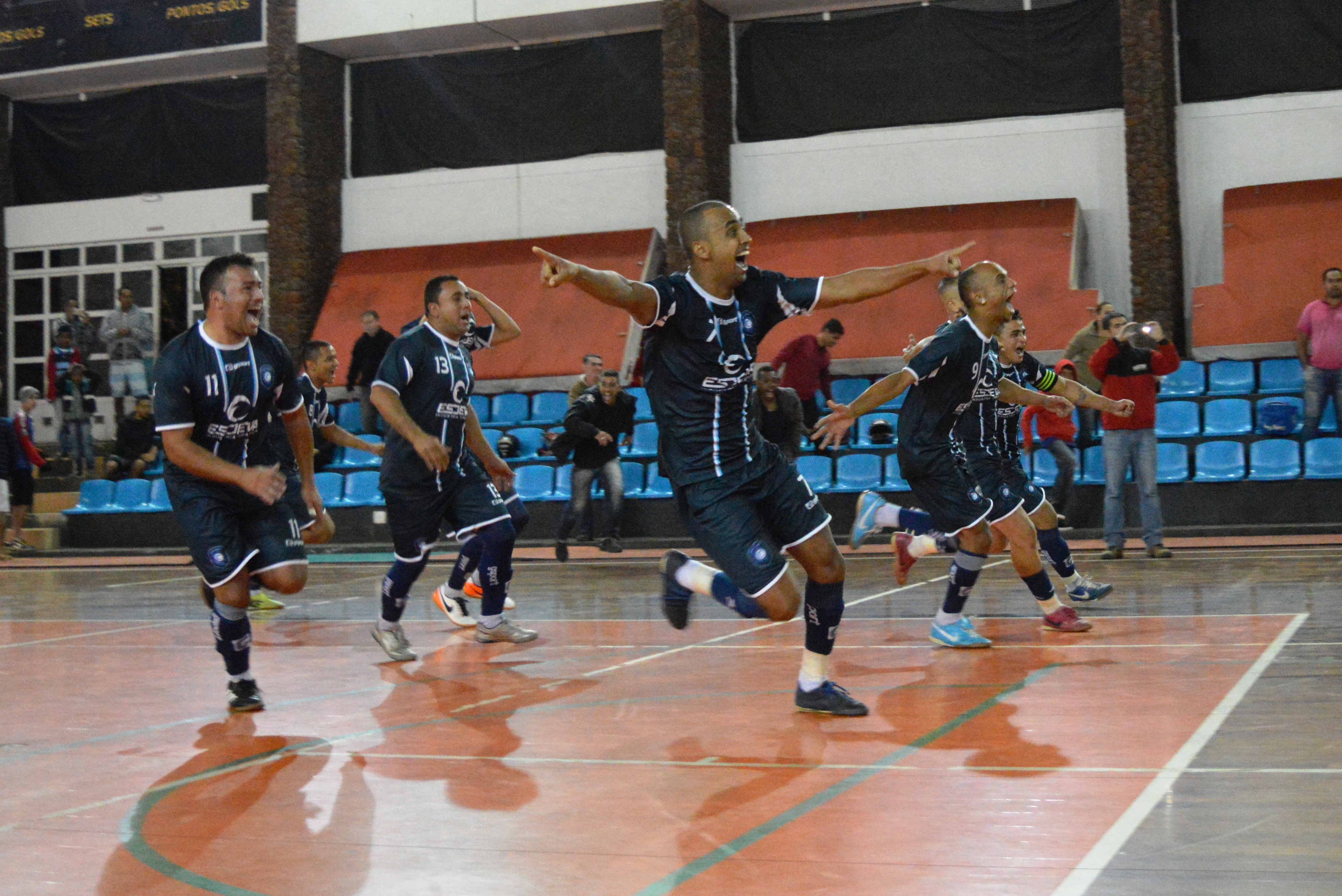 Leia mais sobre o artigo Futsal dos Jogos  Sesi JF: Esdeva e Arcelor campeões. Veja dezenas de fotos