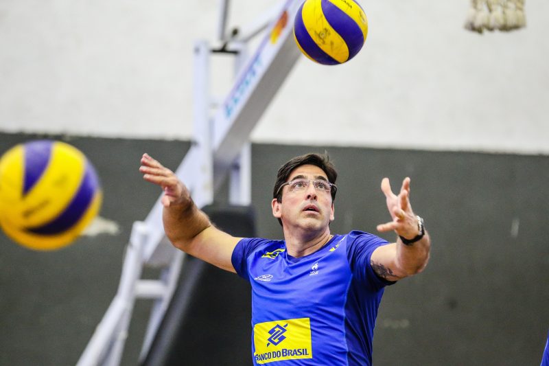 Leia mais sobre o artigo Giovane, novo técnico da seleção Sub-21, ao Toque: “É uma geração que precisa entender o porquê das coisas”