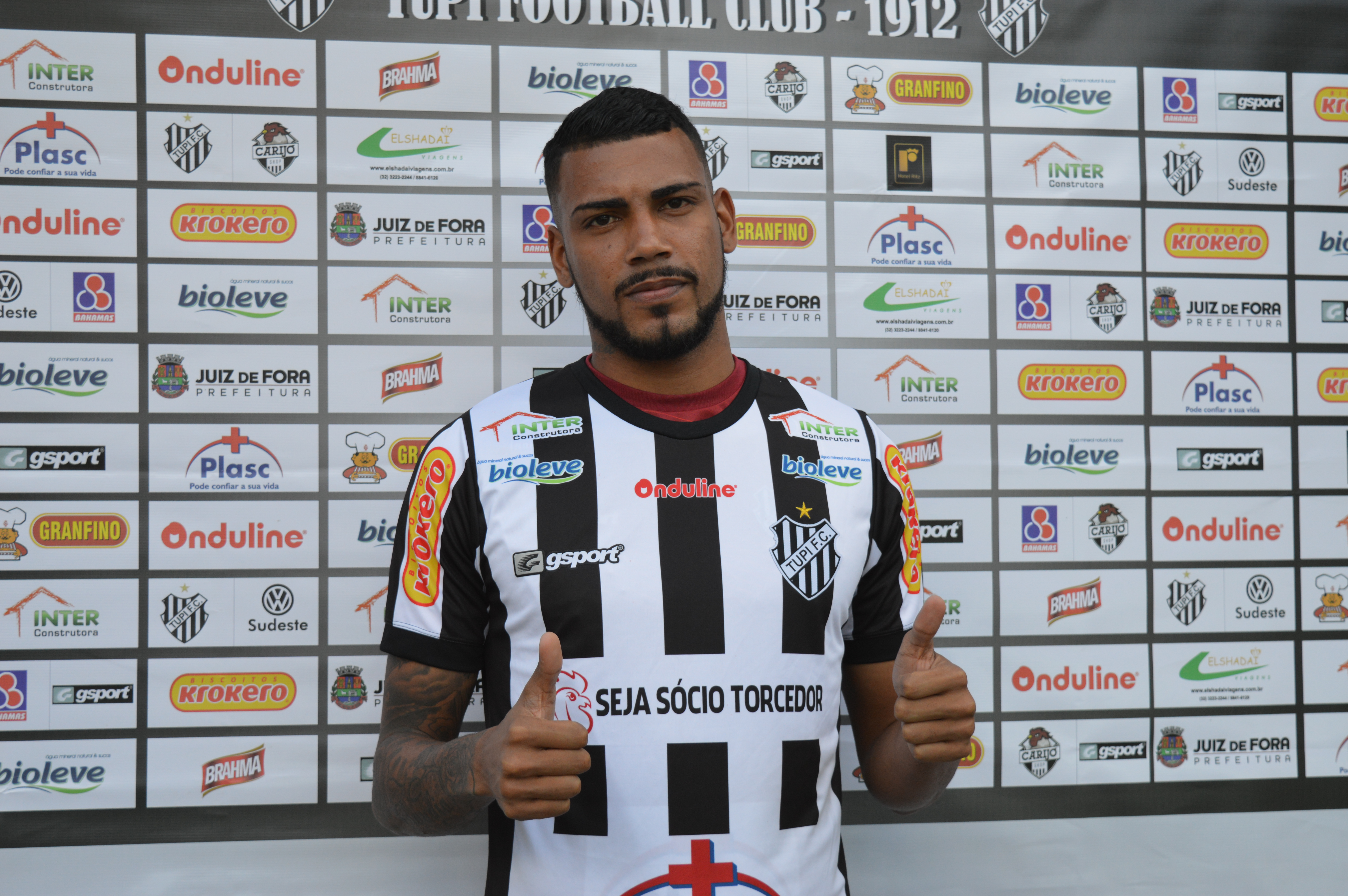 Leia mais sobre o artigo De poucas palavras, Rodrigo Lobão se apresenta como reforço para a zaga carijó