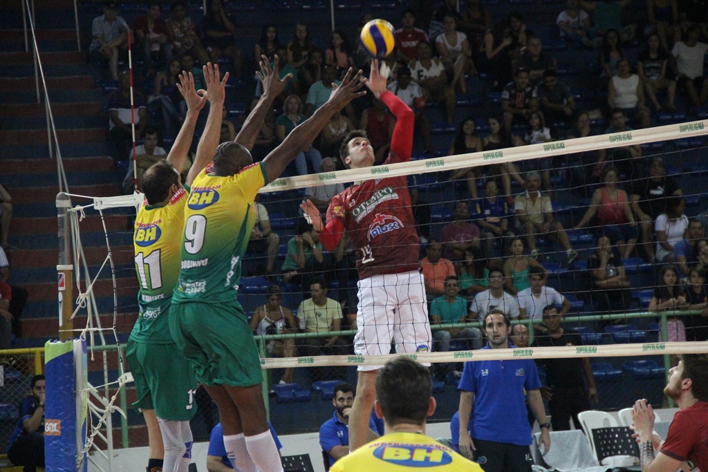 Leia mais sobre o artigo JF Vôlei perde em Montes Claros: 3 sets a 0