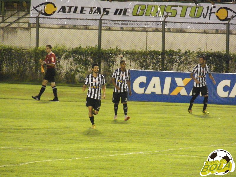 Leia mais sobre o artigo Especial Toque: um ano do acesso carijó. Marco Goiano e o gol do acesso: “Levo isso comigo até hoje”