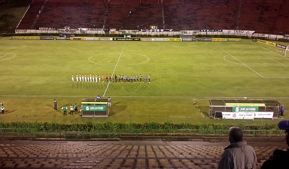 Leia mais sobre o artigo Sem torcida e sem reação, Tupi perde em casa para o Criciúma e vê a Série C mais próxima