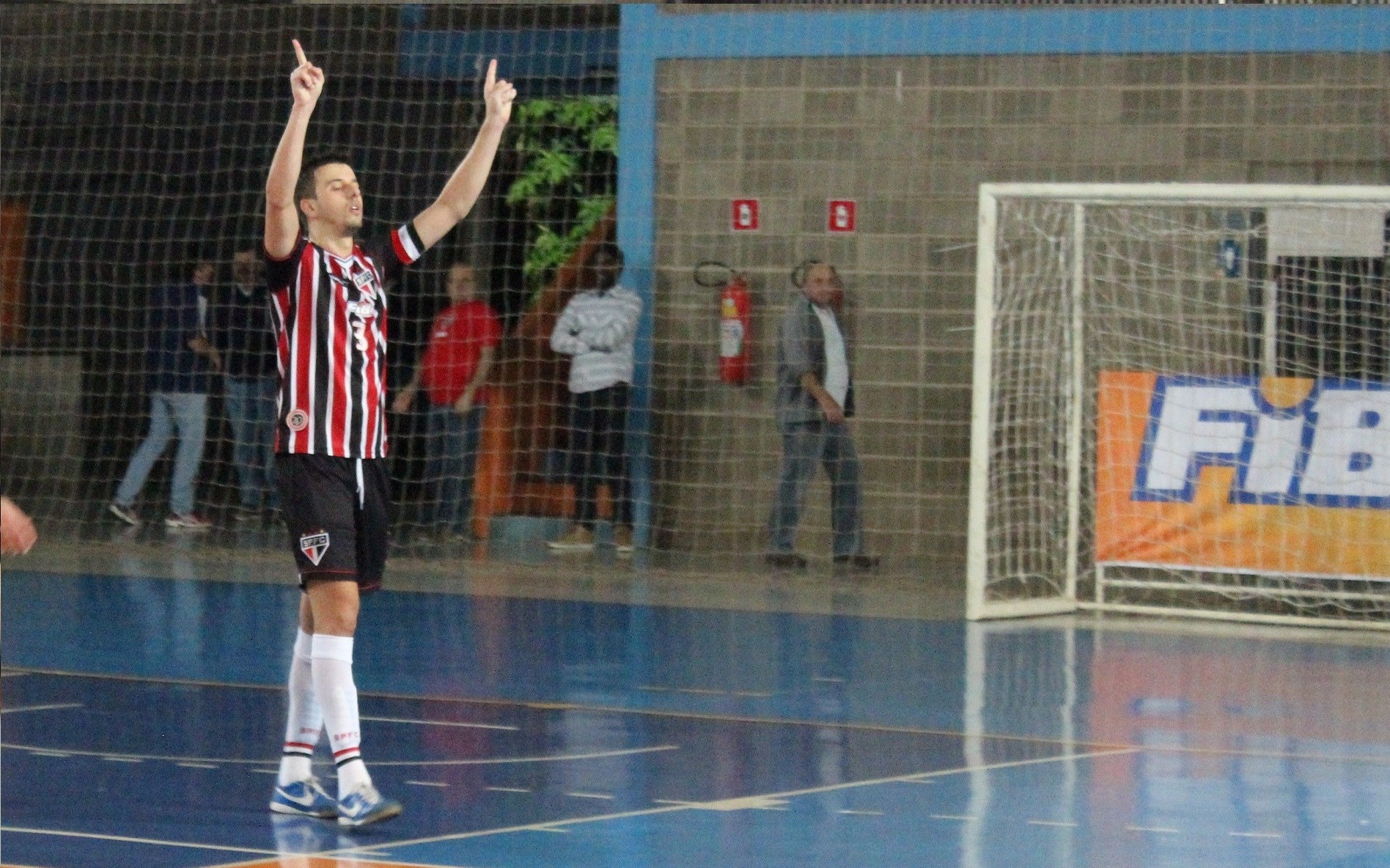 Leia mais sobre o artigo Futsal do Tupi anuncia contratação de Leo Bomfim para disputa do Mineiro