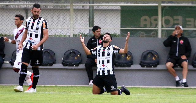 Leia mais sobre o artigo Tupi sofre, mas vence Vila Nova e segue lutando contra o rebaixamento. Veja como ficou a classificação