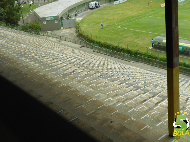 Leia mais sobre o artigo Secretário de Esporte e Lazer acredita em solução para reabrir Estádio Mário Helênio ao público