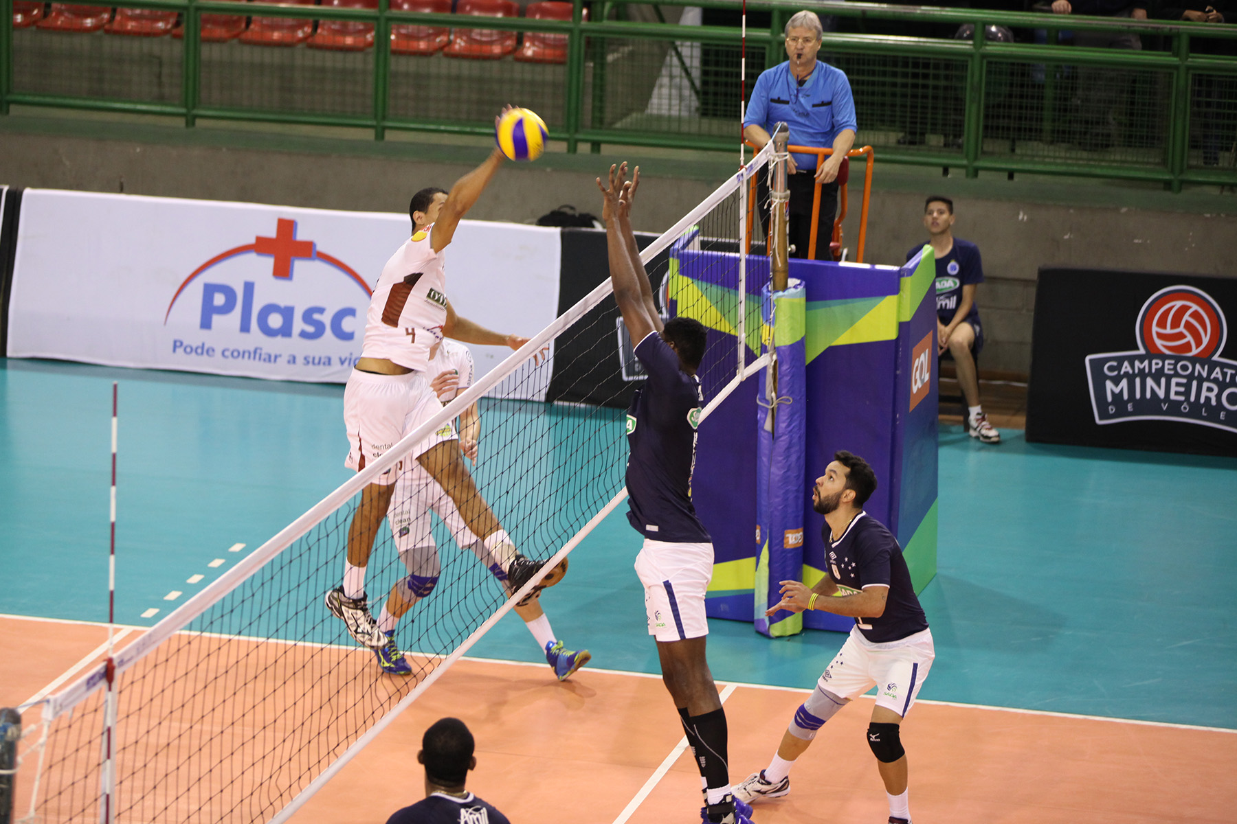 Leia mais sobre o artigo JF Vôlei perde semifinal. Sada Cruzeiro decide título estadual contra o Minas