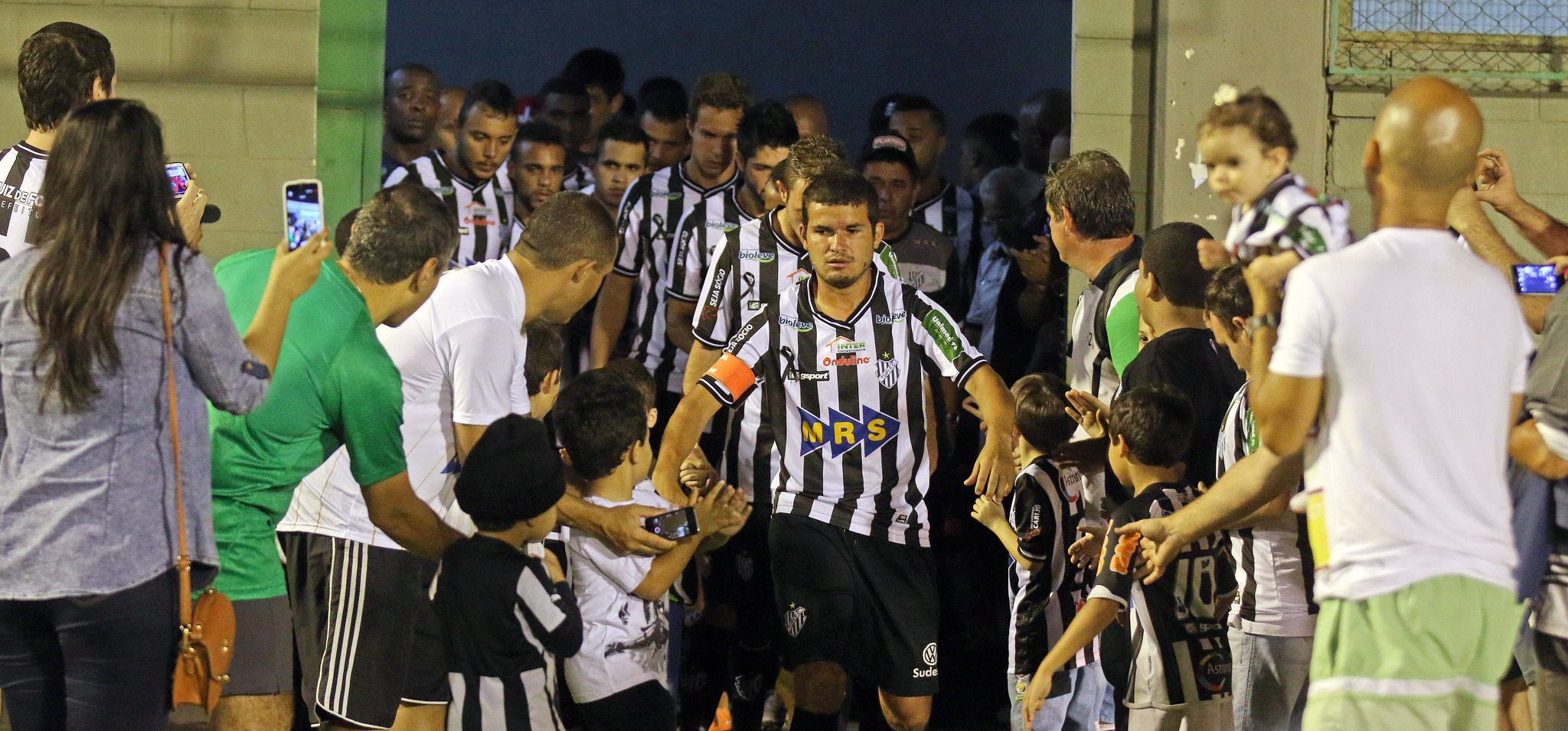Leia mais sobre o artigo Especial Toque de Bola: um ano do acesso carijó. Osmar exalta a conquista: “Vai ficar marcado para sempre”