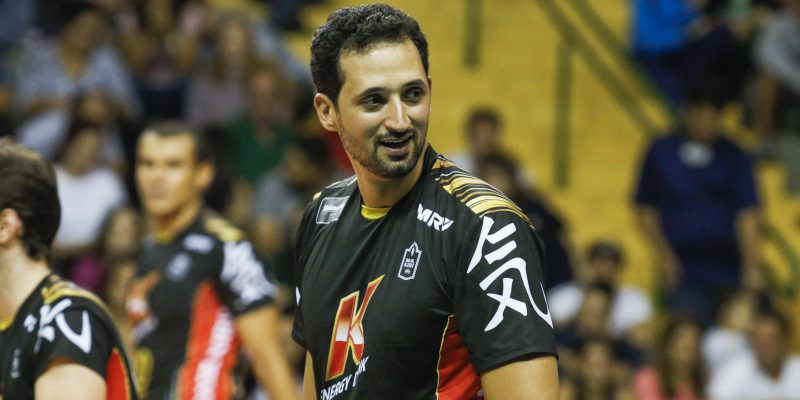Leia mais sobre o artigo Primeiro adversário do JF na Superliga, Brasil Kirin cai para o Sesi no Paulista. Mauricio Sousa é destaque no elenco