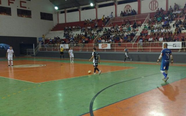 Leia mais sobre o artigo Campeonato  Mineiro Adulto de Futsal  em JF: Tupi vence a primeira e Minas “exagera” com 14 a 1