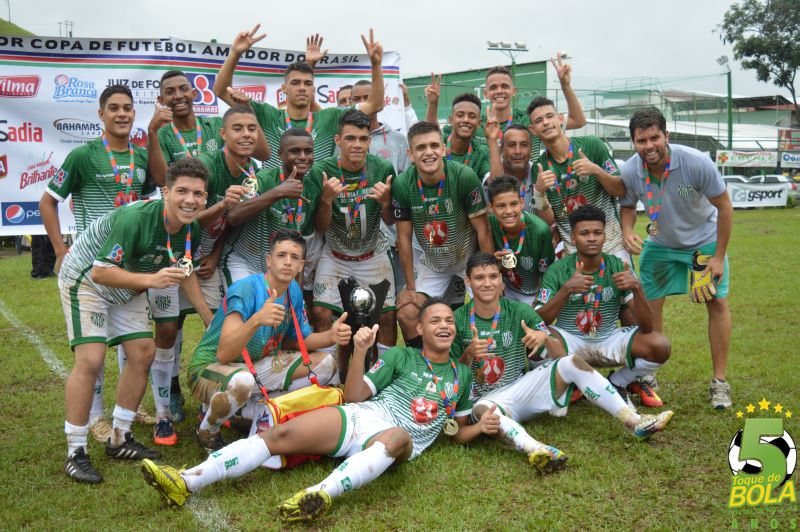 Leia mais sobre o artigo Finais da Copa Bahamas: herói improvável, Bonsucesso e Valadares campeões e festa na arquibancada. Veja fotos