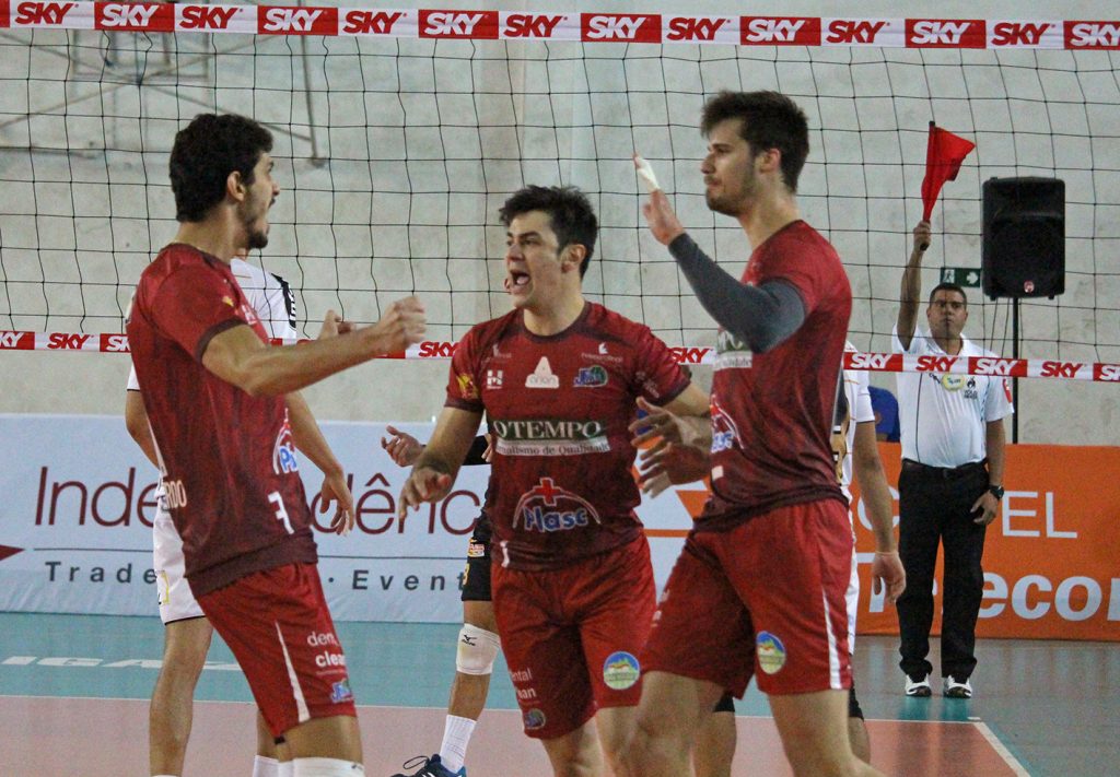 Leia mais sobre o artigo No segundo triunfo consecutivo do JF Vôlei, Furtado vê evolução e Ricardo destaca “side out”. Veja scout e classificação