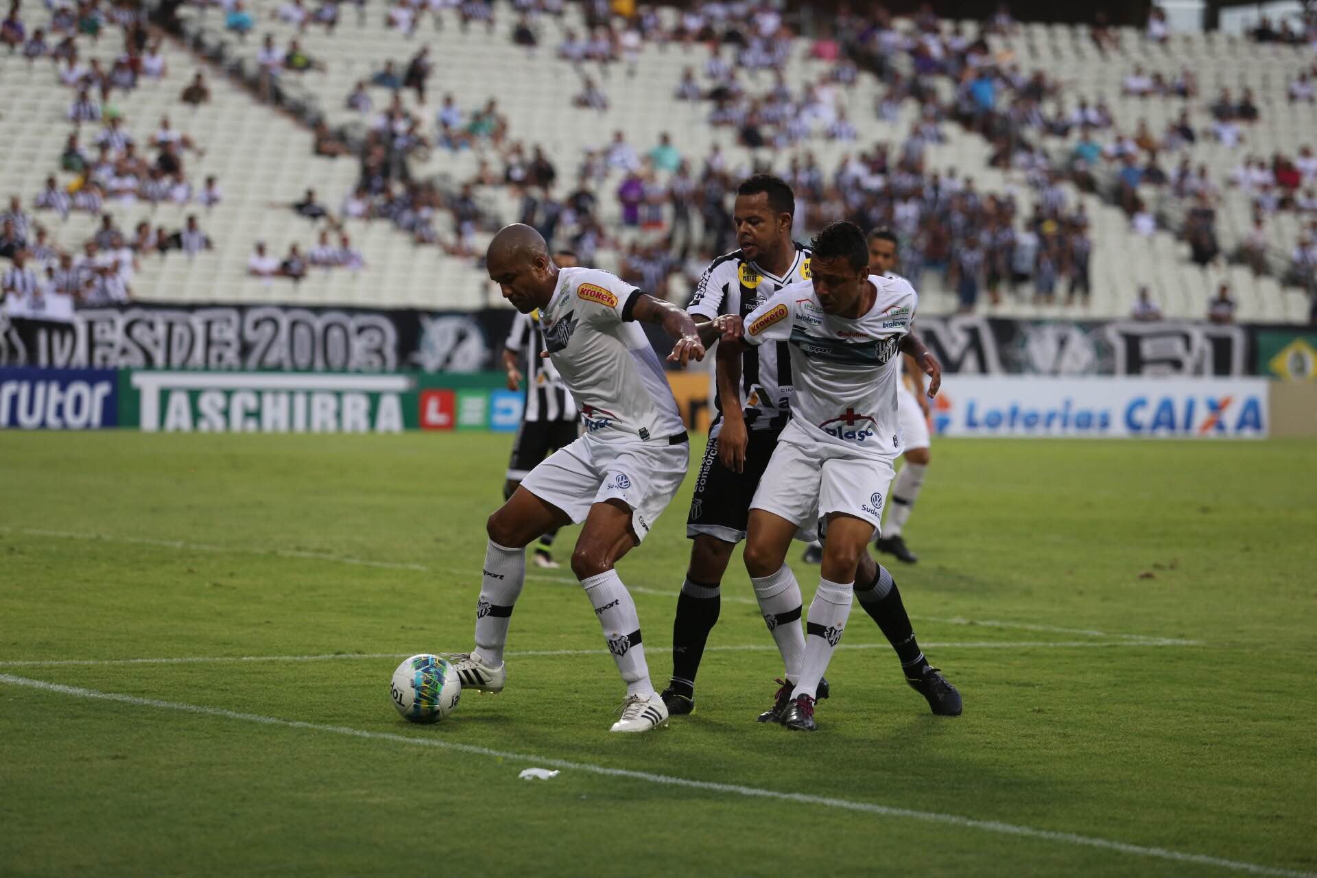 Leia mais sobre o artigo Derrota para Ceará por 2 a 1 e empate do Oeste colocam Tupi cada vez mais próximo da Série C