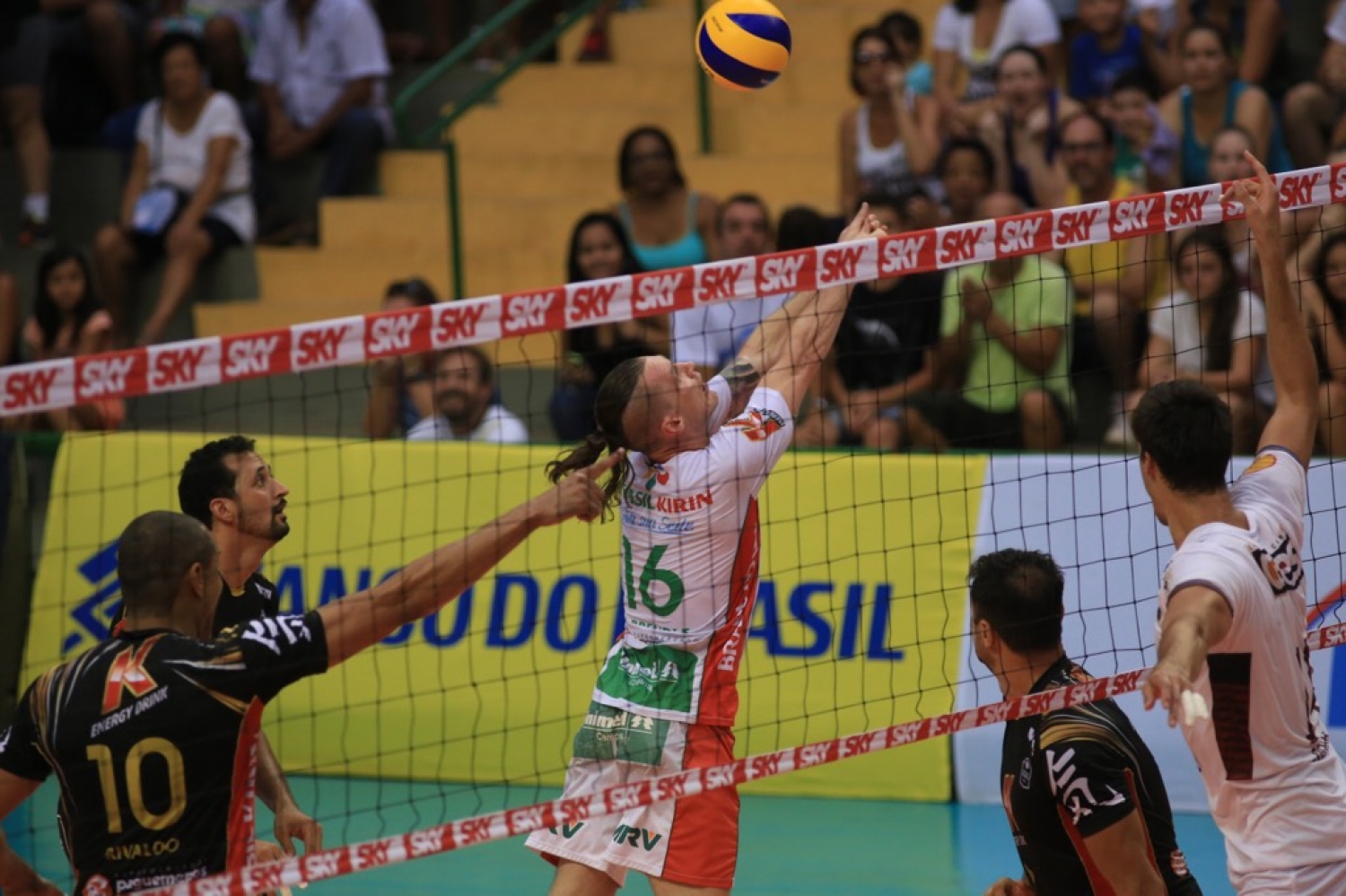 Leia mais sobre o artigo JF Vôlei inspira-se no “super set” contra o Brasil Kirin para encarar o Sesi na Copa Brasil