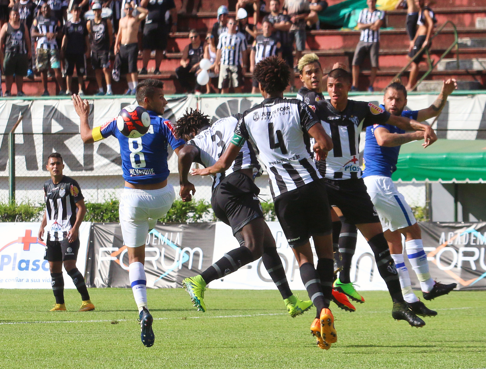 Leia mais sobre o artigo Goleada derruba o treinador. Tupi repete manchete da Série B e já luta contra queda no Mineiro