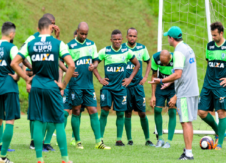 Leia mais sobre o artigo Treinador do América destaca momento do Tupi: “Uma equipe que cresceu muito”