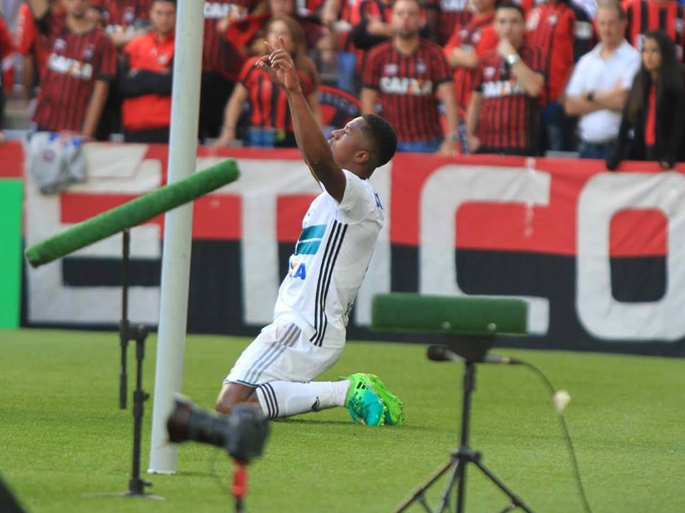 Leia mais sobre o artigo Exclusivo: de sonhador a decisivo, são-joanense Iago conquista no Coritiba primeiro título como profissional
