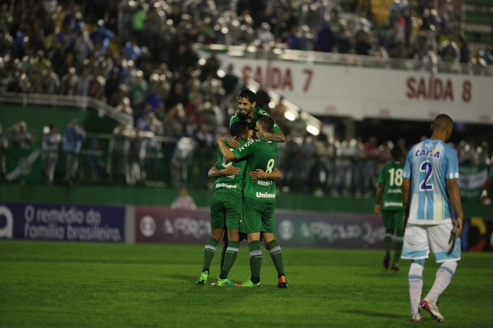 Leia mais sobre o artigo Pela primeira vez na história, Chapecoense assume liderança da Série A