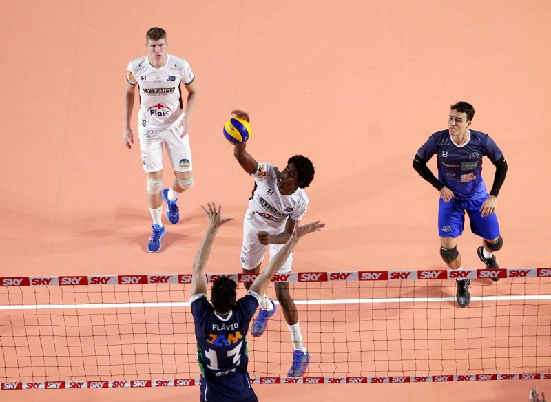 Leia mais sobre o artigo Bruno e Rômulo, centrais do JF Vôlei, são convocados para seleção sub-23