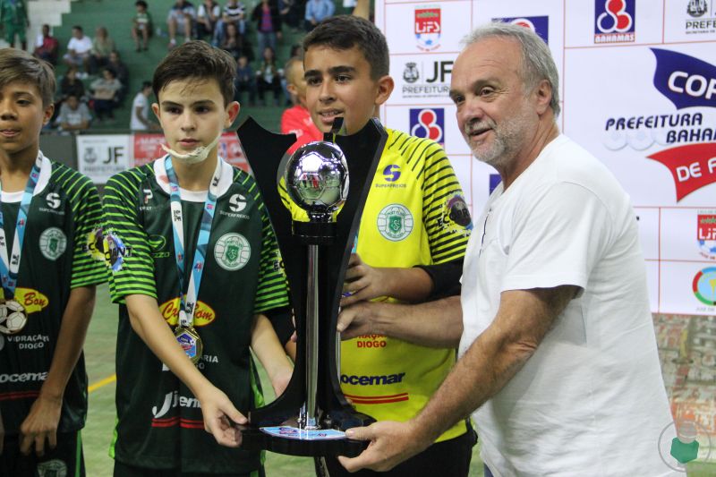 Leia mais sobre o artigo Com vídeos! Cobertura especial do Toque de Bola nas finais da Copa Prefeitura Bahamas de Futsal