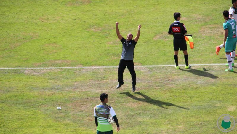 Leia mais sobre o artigo Aílton sai do chão na hora do gol e comemora a “melhor atuação da equipe”