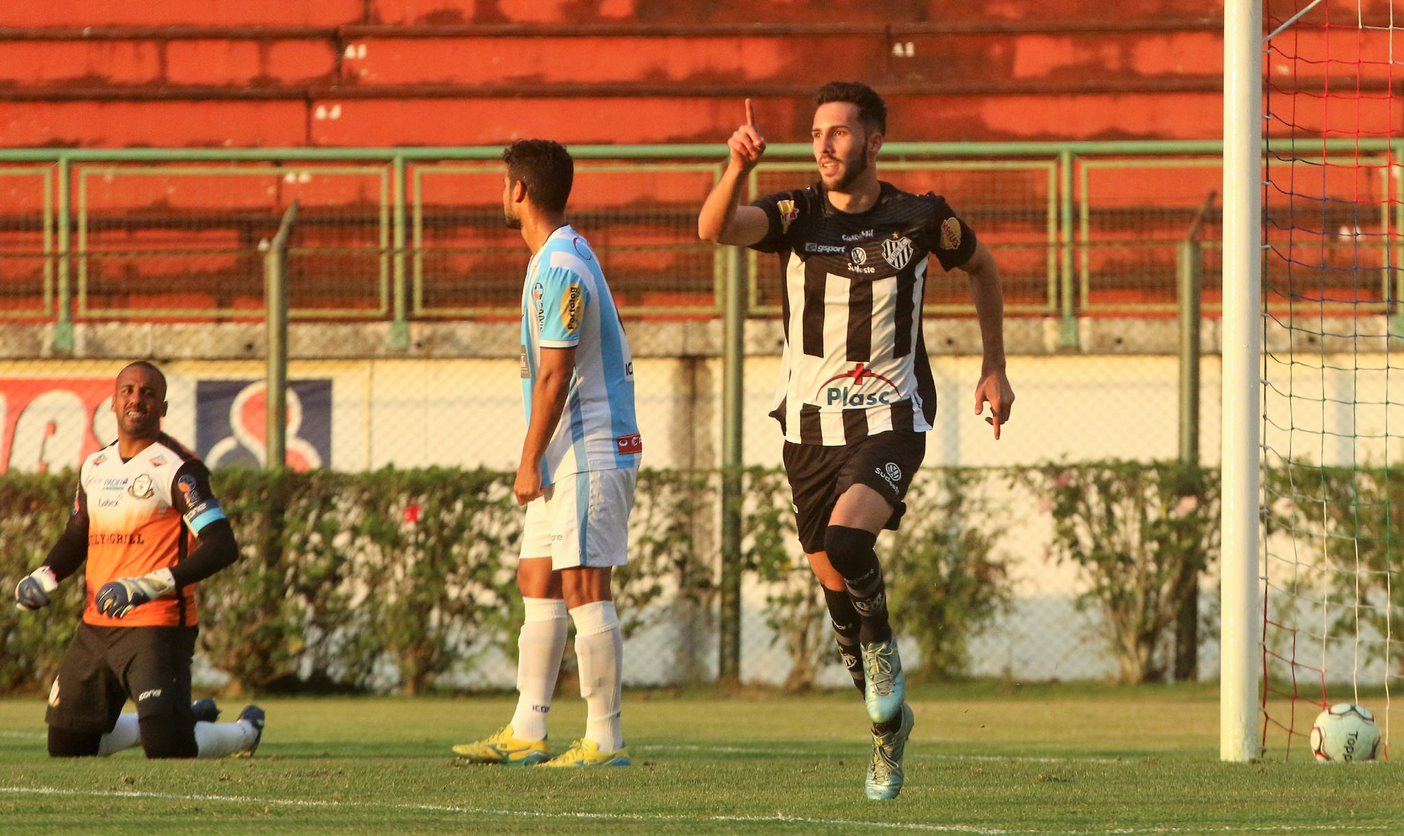 Leia mais sobre o artigo Tupi 1 x 0 Macaé: jogo, repercussão, rodada com WO, classificação, tabela e galeria de fotos