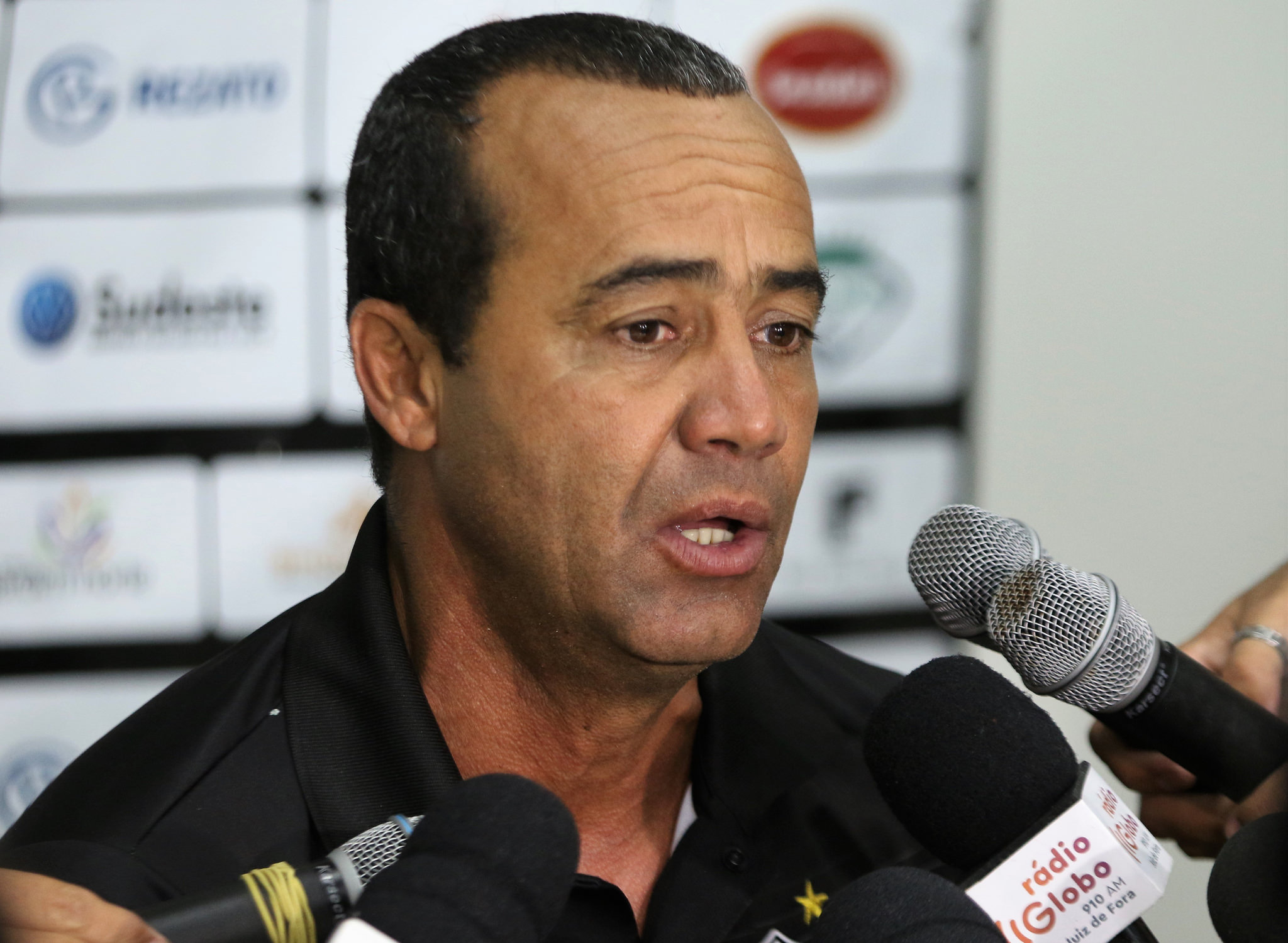 Leia mais sobre o artigo Aílton se emociona e não define permanência: “Estou disposto a ouvir proposta”