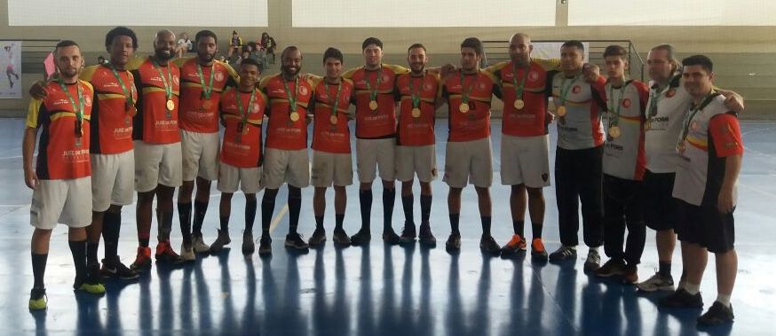 Leia mais sobre o artigo Handebol de Juiz de Fora é campeão masculino e feminino na Etapa Regional dos JIMI. Veja resultados e avaliação