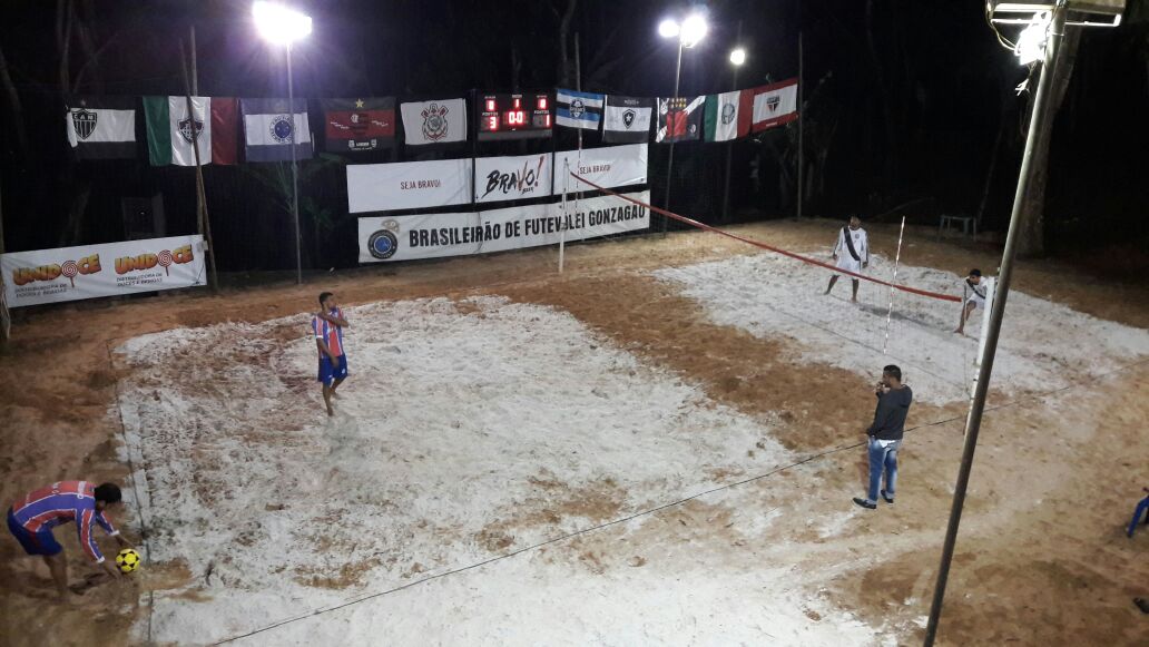 Leia mais sobre o artigo Futevôlei é atração em Juiz de Fora com jogos noturnos