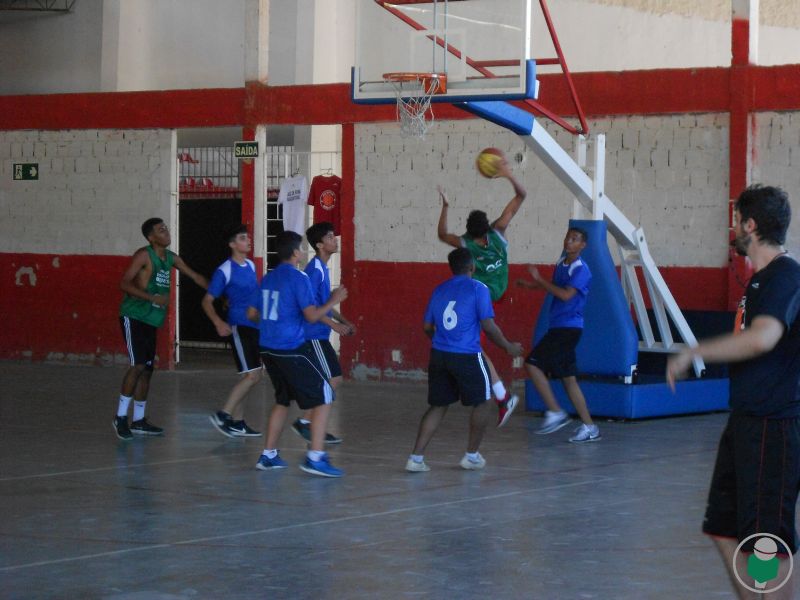 Leia mais sobre o artigo Treinadores e jovens atletas de basquete destacam importância da volta dos Jogos Intercolegiais em JF