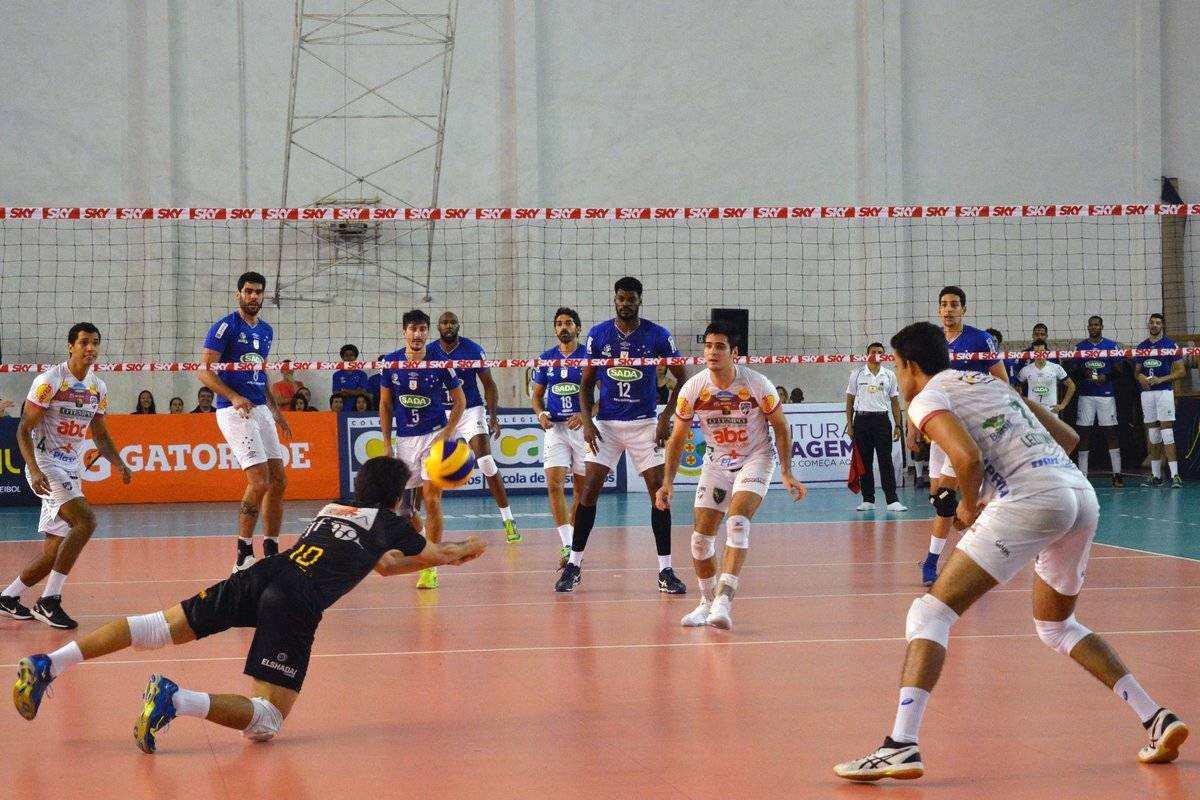 Leia mais sobre o artigo JF Vôlei encara “parceiro-pedreira” Sada Cruzeiro na abertura da rodada