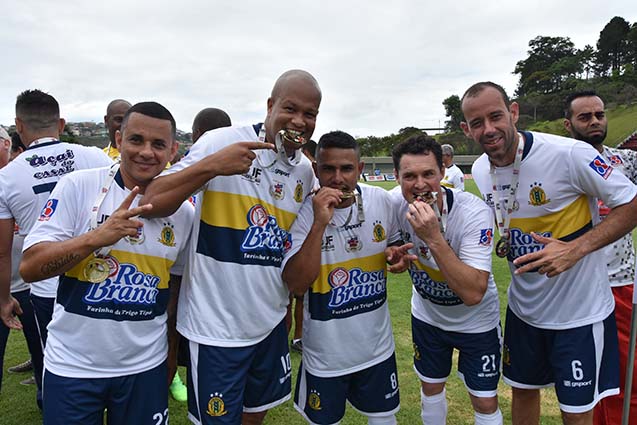 Leia mais sobre o artigo Copa Prefeitura Bahamas: veja como foram os títulos de Chacal (Sênior) e Dominados (Veteranos). Mais 4 finais domingo
