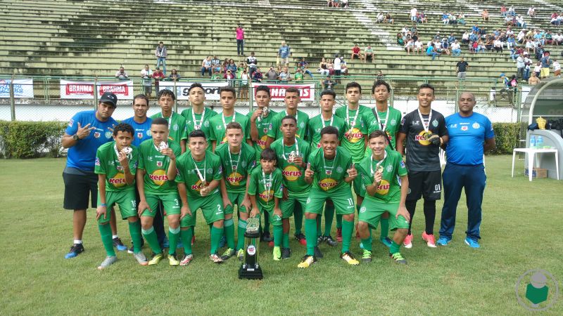 Leia mais sobre o artigo Bom de Bola Barreira faz 2 a 1 no Bonsucesso e festeja bi no Infantil da Copa Prefeitura Bahamas. Veja os gols