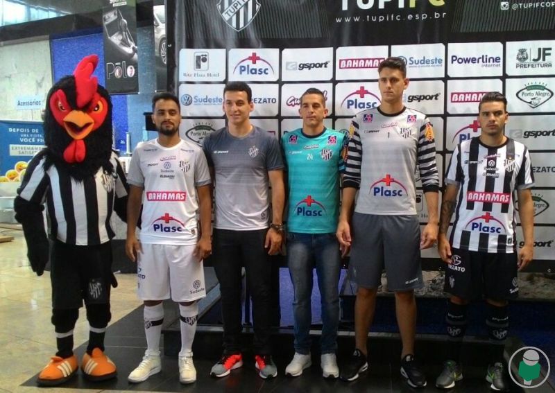 Leia mais sobre o artigo Tupi apresenta uniformes e parceiros. Veja o que disseram Tchô, Sidimar, Georgemy e Vitinho ao Toque de Bola