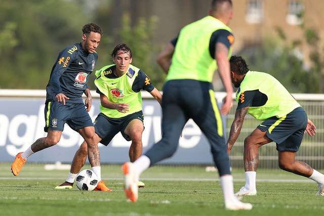 Leia mais sobre o artigo Já em Londres, Seleção Brasileira treina no CT do Tottenham