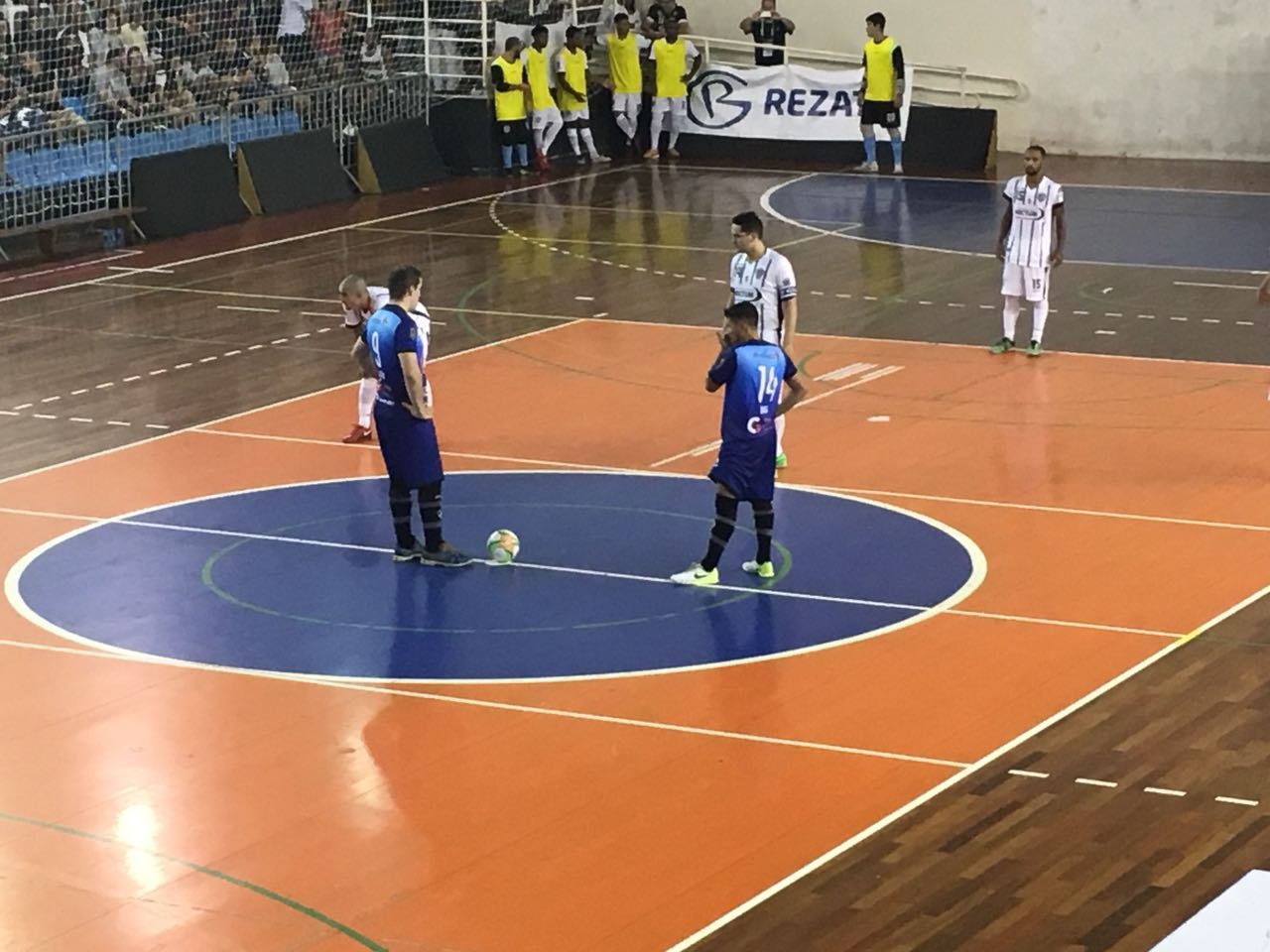 Leia mais sobre o artigo Traz a vaga! Futsal do Tupi visita Álvares Cabral e empate serve