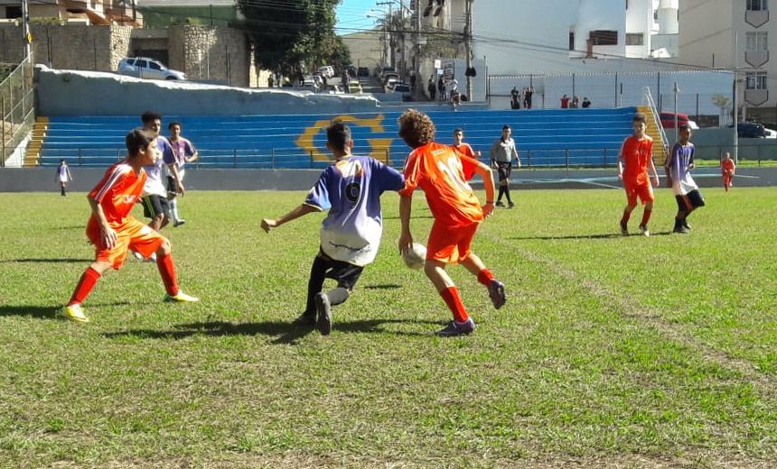 Leia mais sobre o artigo Futebol dos Intercolegiais tem finais no Estádio Mário Helênio